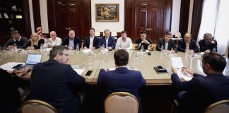 Kicillof y Cuattromo firmaron convenios con municipios para la compra de bienes de capital