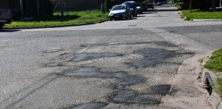 Trabajos de bacheo en Estrada y la avenida Bozán