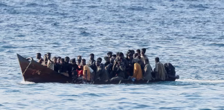 La Unión Europea endurece su política migratoria y crea “centros de deportación” fuera del bloque