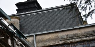 Trabajos de recambio de cubierta en el edificio municipal