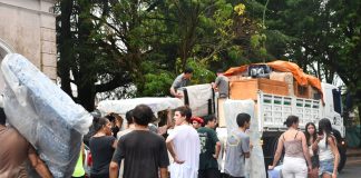 Traslado de pertenencias de los nuevos becados del CUES a La Plata