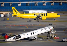 Por qué el camión de bomberos cruzaba la pista: las preguntas clave del accidente en LaGuardia que los investigadores intentan responder