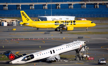 Por qué el camión de bomberos cruzaba la pista: las preguntas clave del accidente en LaGuardia que los investigadores intentan responder