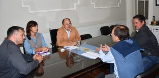 Reunión con los integrantes del grupo crea