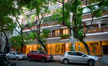 Manuel Adorni gastó $14 millones en muebles para el departamento de Caballito
