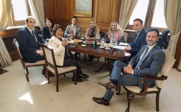 Se reaviva la interna entre Karina Milei y Patricia Bullrich: la trama oculta detrás de la reunión de Adorni con senadores de LLA