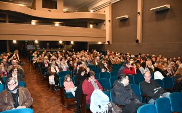 Emotivo homenaje a Oscar Domínguez en el Teatro Marconi