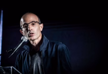 Yuval Noah Harari cuestionó la idea de Milei de darle personalidad jurídica a la inteligencia artificial