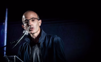 Yuval Noah Harari cuestionó la idea de Milei de darle personalidad jurídica a la inteligencia artificial