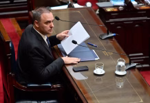 Los dialoguistas en Diputados esperan al Senado para avanzar en la interpelación a Manuel Adorni
