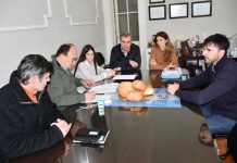 Firmaron el contrato para finalizar la obra de apertura de la avenida Moreno