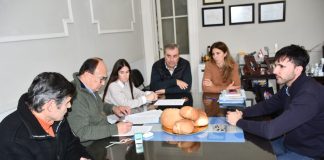 Firmaron el contrato para finalizar la obra de apertura de la avenida Moreno