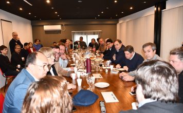 Salomón participó de la reunión de intendentes radicales en La Plata