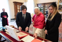 El Gobierno prepara una nueva reunión para organizar la visita de León XIV y evalúa un esquema de feriados