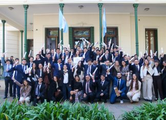 La Facultad de Ingeniería de la UNLP entregó diplomas y reconocimientos a sus nuevos graduados