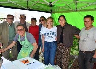 El intendente recorrió el Mercado en tu Barrio