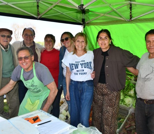 El intendente recorrió el Mercado en tu Barrio