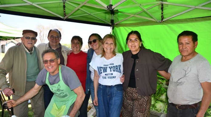 El intendente recorrió el Mercado en tu Barrio