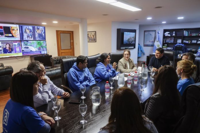Marinucci recibió a familias de personas con autismo para fortalecer la accesibilidad en el transporte público bonaerense (4)