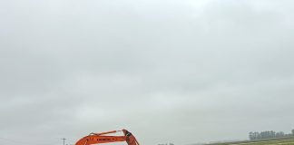 Realizan trabajos de mantenimiento en las inmediaciones del camino entre Polvaredas y Del Carril